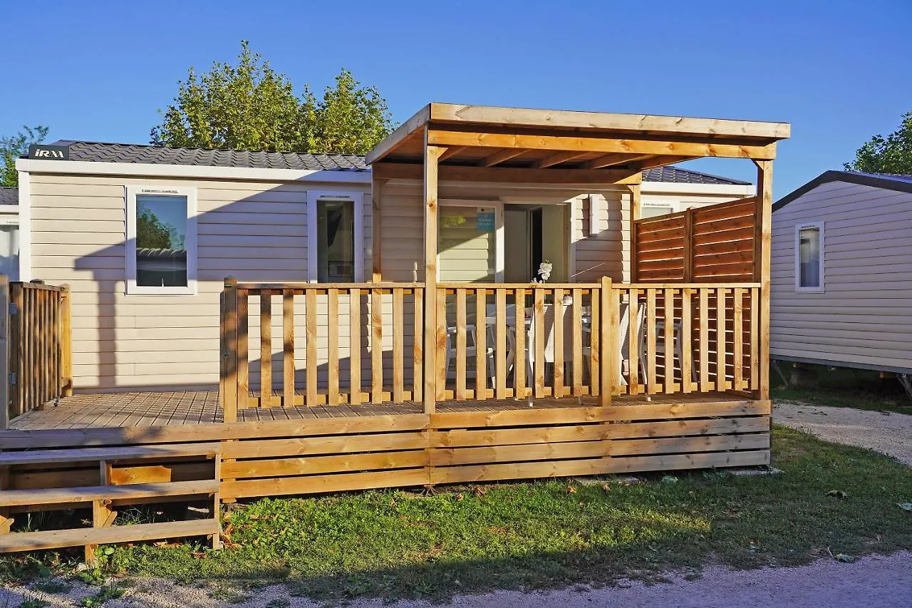 Butterfly Camping Village 페스키에라델가르다 4*,