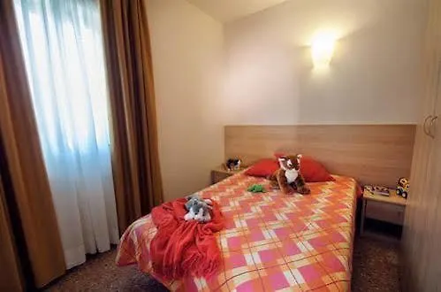 캠프장 Butterfly Camping Village 페스키에라델가르다