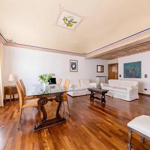 Royal Domus - Via Mazzini Italy