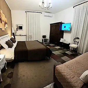 Casa Ferrari Testaccio E Trastevere Wi-fi Free Italy