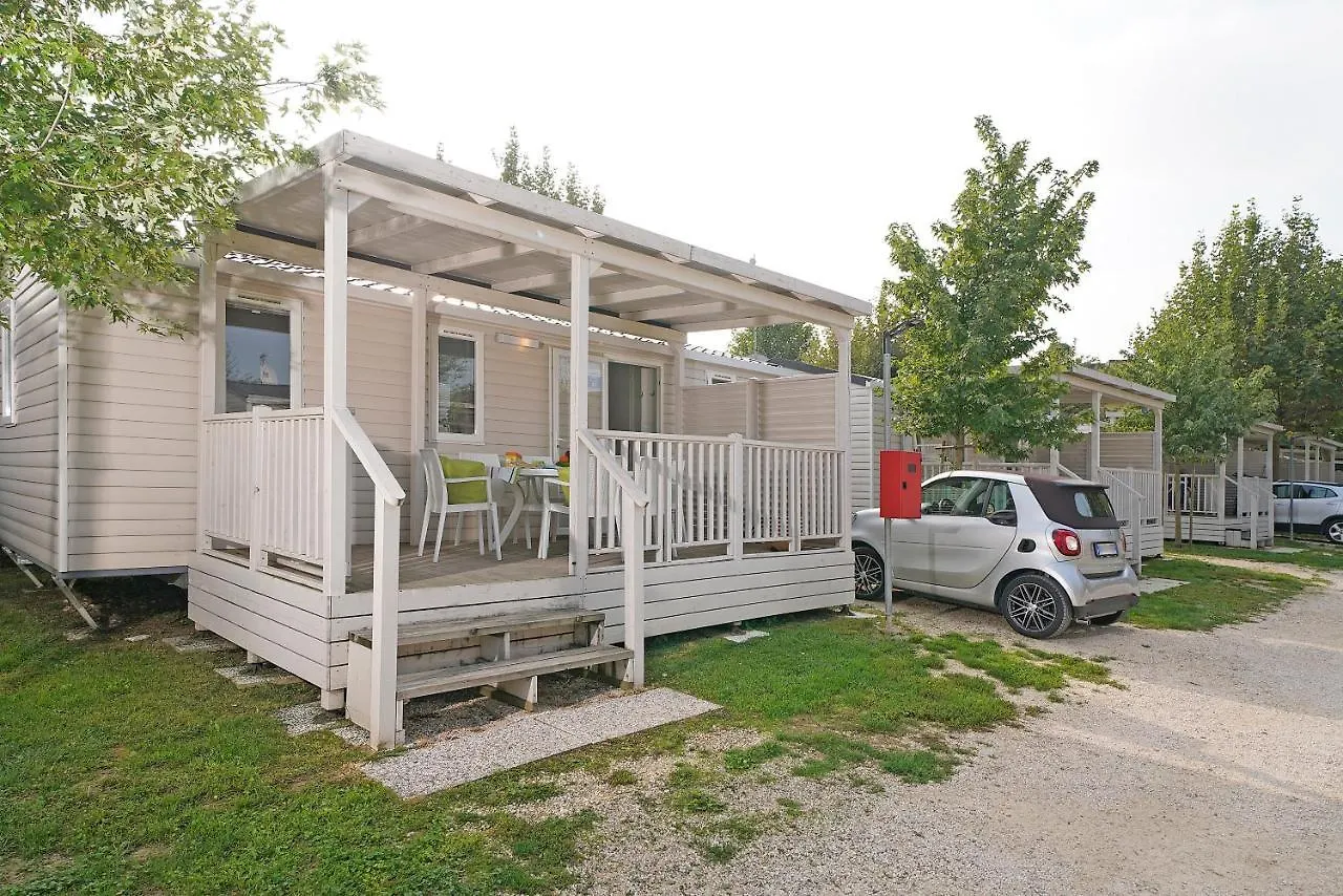 Кемпинг Butterfly Camping Village Пескьера-дель-Гарда
