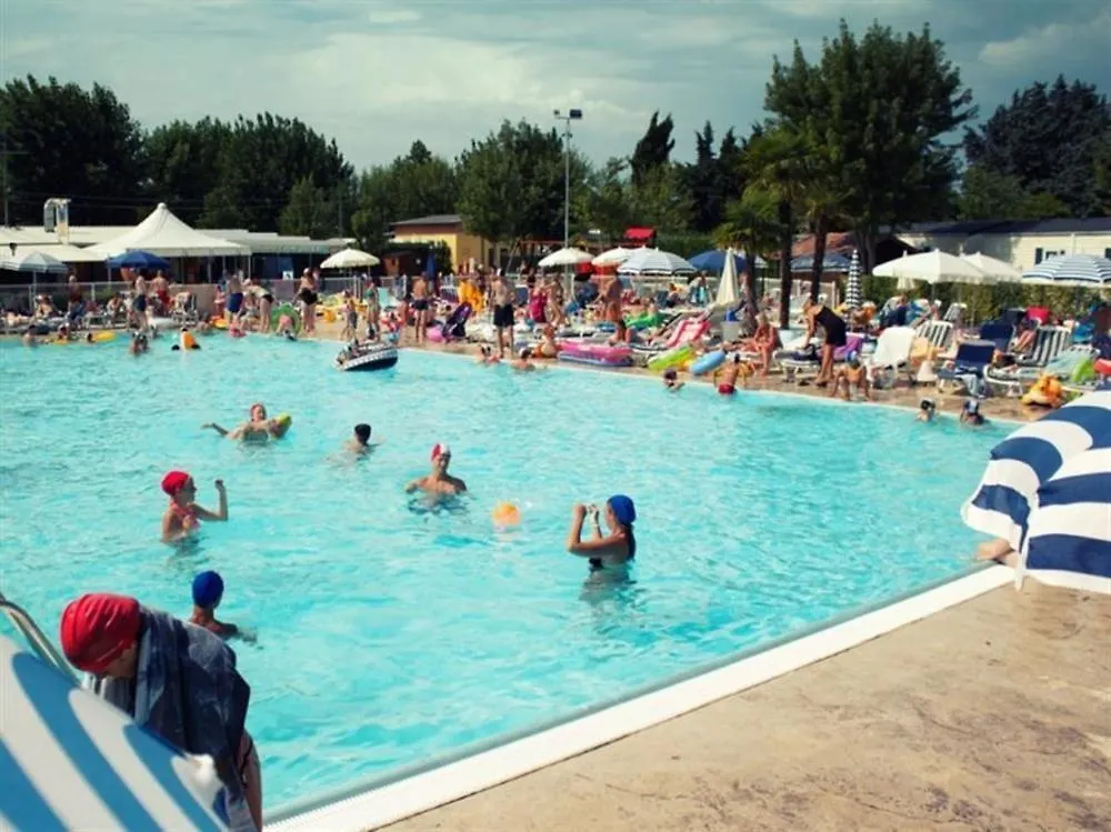 Кемпинг Butterfly Camping Village Пескьера-дель-Гарда